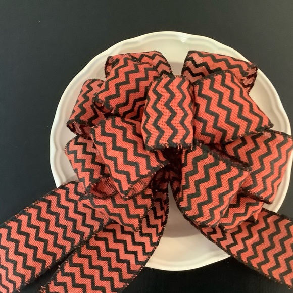 PRICE DROP - New Handmade 9 3/4 inch Orange and Black Fall Bow - Picture 2 of 6